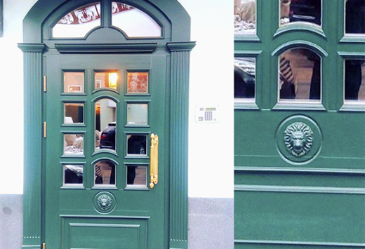 Входные деревянные двери из дуба