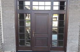 Входные деревянные двери из лиственницы