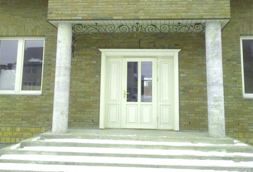 Входные деревянные двери из лиственницы