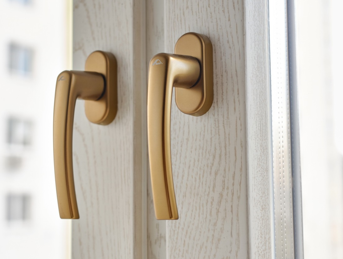 Патинирование и браширование для балконных окон Патинирование и браширование для остекления балконов и лоджий